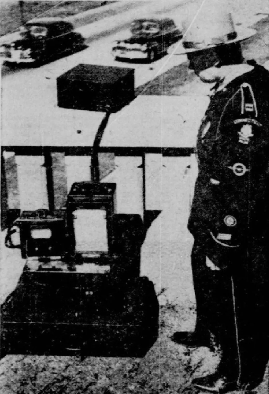 An Automatic Signal speed radar used near Glastonbury, Connecticut. Anon., “L’actualité en images – Pièges à comboys.” La Patrie, 16 February 1949, 14.