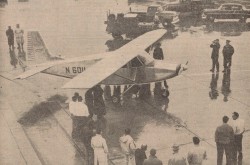Le premier prototype du Lockheed L-402. Anon., « Le Lockheed-Azcarate C.L.-402. » Les Ailes, 16 avril 1960, 1.