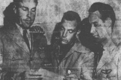 Kenneth Albert Arnold, in the centre, with two other pilots who claimed they had had seen unidentified flying objects, namely Emil J. Smith, on the left, and Ralph Stevens. Anon., “Pilotes qui virent des soucoupes volantes.” Le Soleil, 8 July 1947, 1.