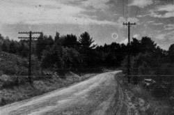 The solar eclipse of 31 August 1932 as it could be observed in its totality, from a country road in Maine. Anon., “Souvenir d’éclipse.” La Presse – Magazine illustré, 24 September 1932, 9.