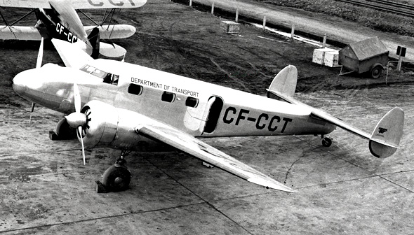 Avion L-12A Electra Junior de Lockheed