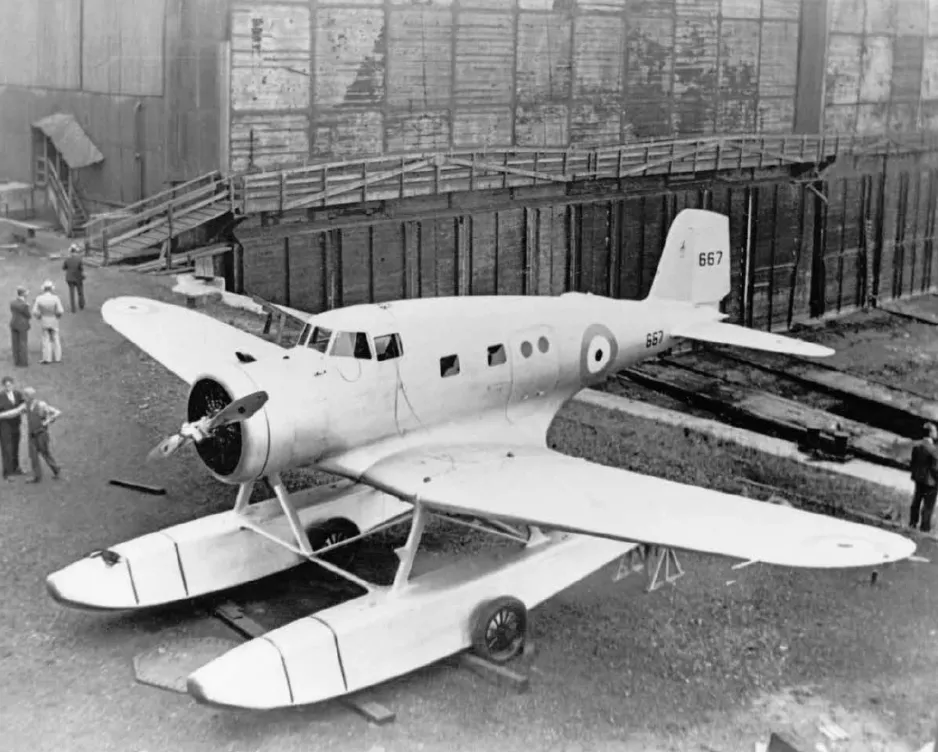 Le premier Northrop Delta livré à l’Aviation royale du Canada, à l’usine de Canadian Vickers Limited, Montréal, Québec, 1936. MAEC numéro de négatif 25482.