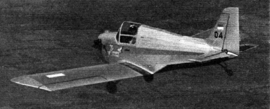 Le prototype du Lembaga Persiapan Industri Penerbangan NU-25 Kunang, ou Kunang 25. Anon., « Asia’s Aircraft Industry. » Flight International, 26 juillet 1962, 136.