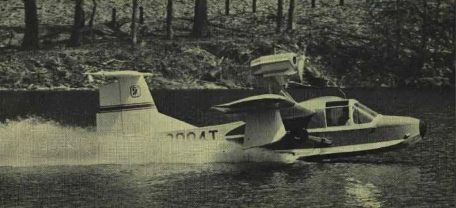 Le quatrième Thurston Teal, un aéronef utilisé par Pelham Airways Incorporated de New York, New York. Anon., « Teal for Two. » Flight International, 28 mai 1970, 887.