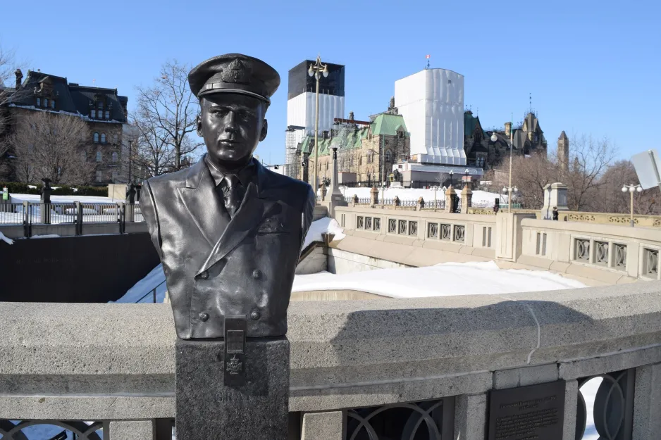 A photo of a bust fashioned out of metal in Robert Hampton Gray’s likeness, located in downtown Ottawa. 