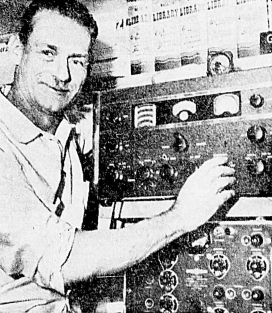 Toronto amateur radio operator R. Gilbert Stevens. Anon., “–.” Le Progrès du Saguenay, 8 October 1957, 1.