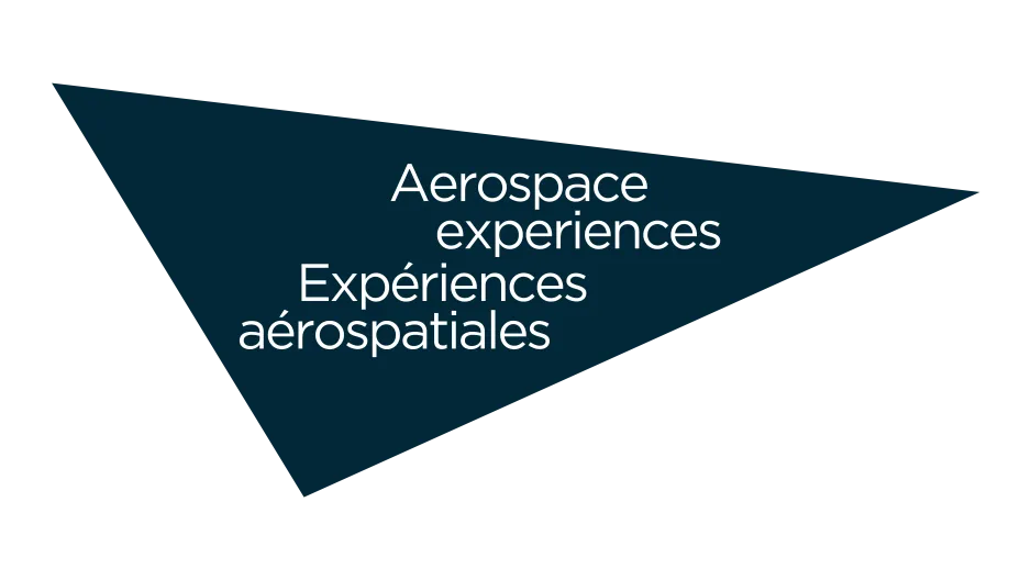 triangle bleu foncé avec le texte "Aerospace Experiences" et "Experiences aerospatiales".