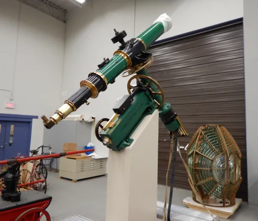  green telescope with multiple pieces