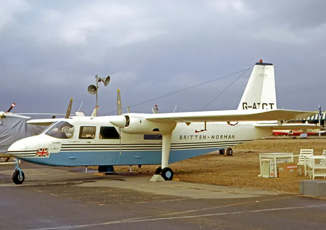 Le prototype du Britten-Norman Islander au 26e Salon international de l’aéronautique et de l’espace, Le Bourget, Paris, juin 1965. RuthAS, via Wikipedia