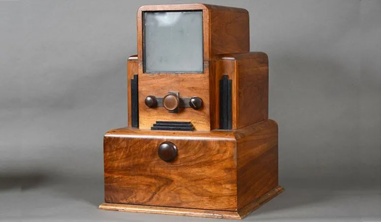Prototype de télévision fabriqué par Joseph-Alphonse Ouimet en 1932. Source : Tom Alföldi: Ingenium 1969.1044