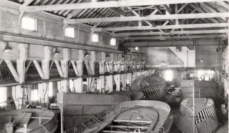 Vue intérieure de l’usine Russel Brothers, à Owen Sound, en Ontario, vers 1940-1950. Source: Community Waterfront Heritage Centre, 2006.100.383