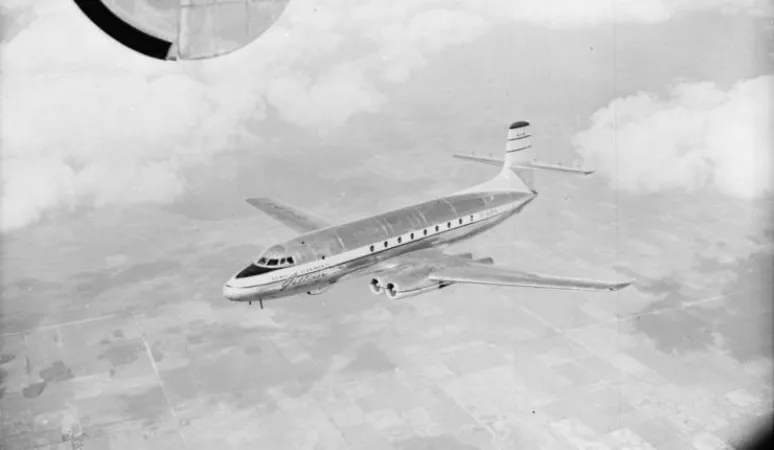 Le C102 Jetliner lors d’un vol, le 24 octobre 1950. Source : Bibliothèque et Archives Canada/a067504