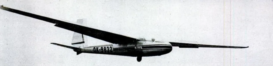 Un des premiers exemplaires du planeur Let L-13 Blaník. Anon., « Flying newsreels. » Flying, novembre 1959, 48.