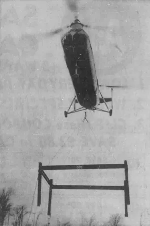 Le Vertol Modèle 42 de Skyrotors Limited de Arnprior, Ontario, nolisé par Spartan Air Services Limited de Ottawa, Ontario, dans le cadre de l’Opération High Tower. Anon., « Operation High Tower. » The Ottawa Citizen, 8 novembre 1961, 3.