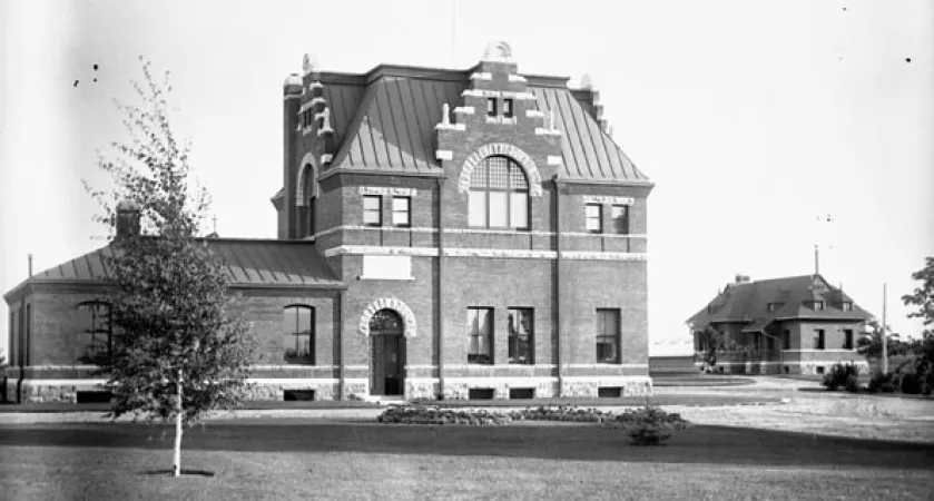 The image the Administration Building on the Central Experimental Farm in Ottawa. The building was constructed in 1889 and demolished in 1939. A museum was located on its second floor.