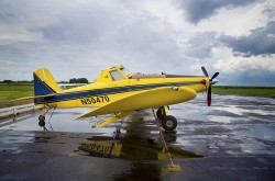 Un aéronef agricole Air Tractor AT-502 utilisé par Southeastern Aerial Crop Service Incorporated, Belle Glade State Municipal Airport, Floride, juin 2013. Wikipédia.