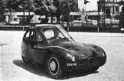 Une automobile légère et économique Mathis VL333. Fernand de Laborderie, « Le 33e Salon de l’automobile. » La Nature, 15 octobre 1946, 331.