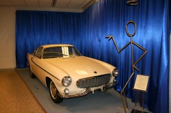 A Volvo P1800 comparable to the one driven by Simon Templar, also known as the Saint, a character played on television by Roger George Moore, Volvo Museum, Göteborg, Sweden, 2008. Jarle Vines via Wikimedia.