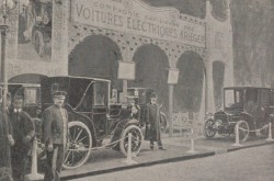 The stand of the Compagnie parisienne des voitures électriques at the Exposition internationale de l’automobile, du cycle et des sports, Paris, France. Louis Antoine Jules Tony Kriéger was at its entrance. Anon., “Le Salon de l’automobile.” Le Monde Illustré, 19 December 1903, 551.